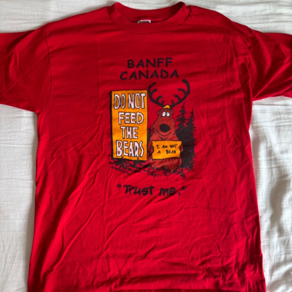 Large Vintage Canada Banff T-Shirt
